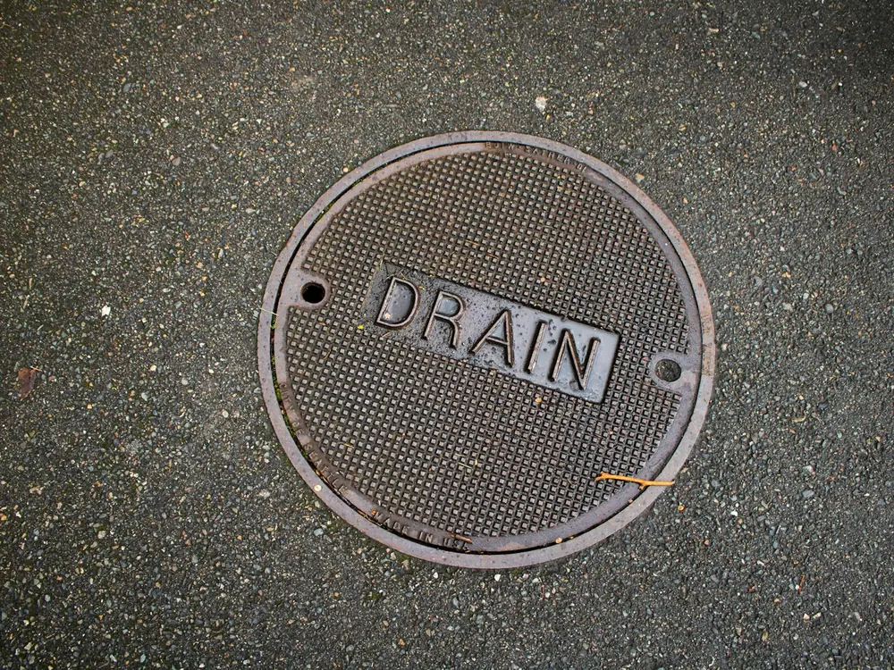 Drain cover in a driveway
